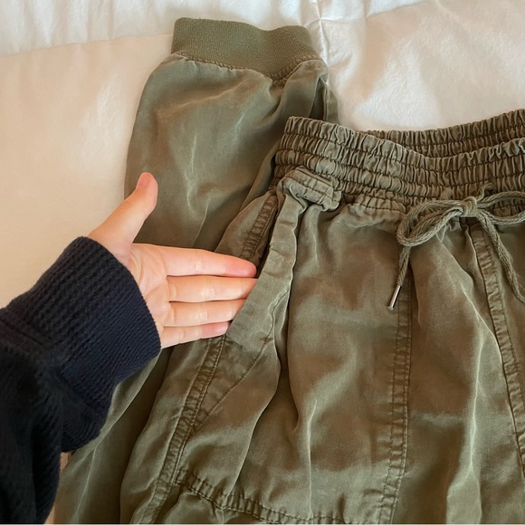 Flowy Cargo Pant - Picture 3 of 4